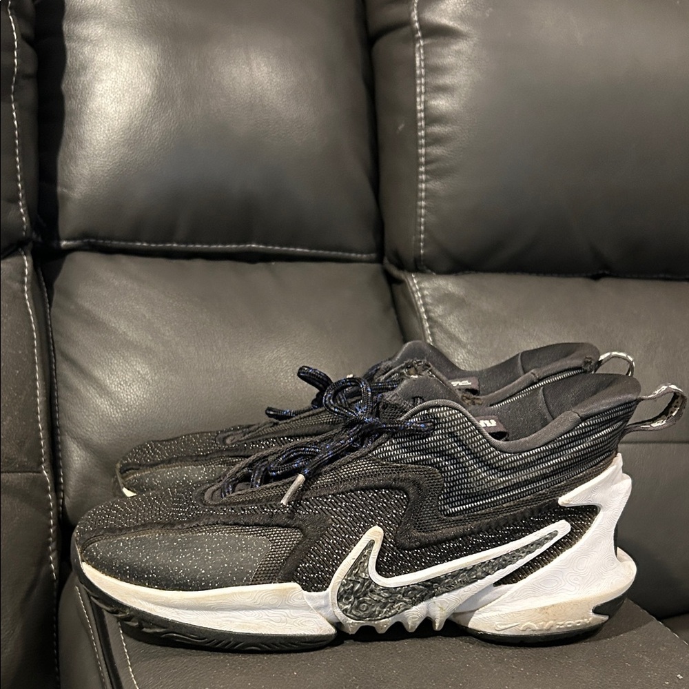 Black and White Athletic Sneakers for Basketball.